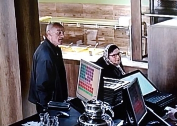 I morën mbi 1 mijë euro që i gjetën në tokë, policia kërkon ndihmë për identifikimin e të moshuarve