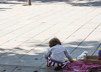 Policia identifikon 60 lëmoshë-kërkues nga Kosova e Shqipëria, 33 nga ta fëmijë