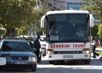 ​Lojë mes policisë dhe taksive ilegalë në Mitrovicë
