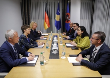 Osmani pret heqjen e vizave deri në dhjetor, duke mos u kushtëzuar me ETIAS