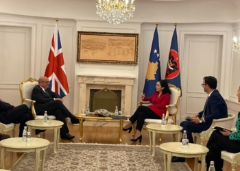 Osmani takohet me të Dërguarin e Posaçëm të Britanisë, Sir Stuart Peach