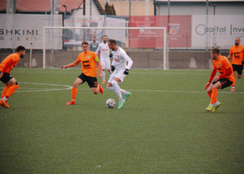 Ballkani shkon në pushim me epërsi