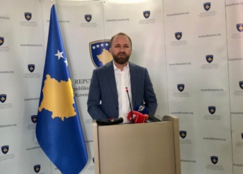 Tahiri paralajmëron kallëzim penal ndaj Muratit për mosekzekutimin e pagave të mësimdhënësve