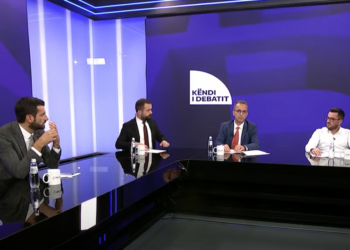 Zymberi: Niveli i pagave për zyrtarët publik është qesharak