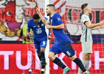 Chelsea fiton në transfertë dhe blindon kreun