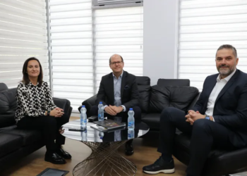 Sekretari gjeneral i FIBA Botës nis vizitën në Kosovë