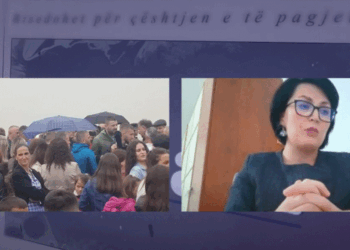 Drejtoresha e Arsimit e mbështet protestën për vonesën e ndërtimit të shkollës në Pozheran