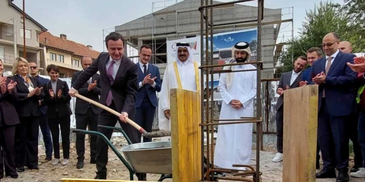 Kurti dhe ambasadori i Katarit vendosin gurëthemelin e QMF-së në Gjilan