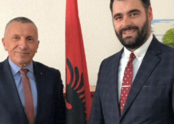 Mustafi dhe Kamberi udhëtojnë për në SHBA, shpresojnë që Lugina të përfshihet në agjendën amerikane