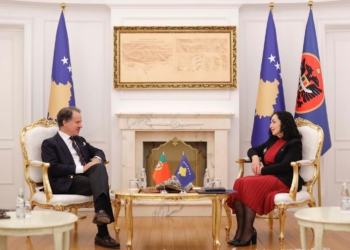 Osmani e Kurti takojnë një delegacion nga Portugalia, i kërkojnë mbështetje për viza e KiE