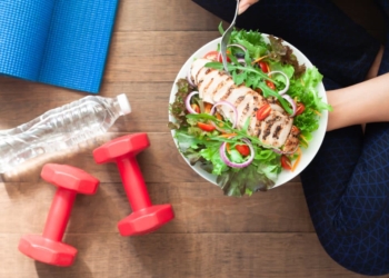 Çfarë i ndodh trupit tuaj nëse nuk hani pas stërvitjes