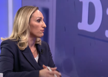 Bytyqi: Qeveria po e cenon të drejtën e shamisë në shkollë, kurse po e përkrah martesën mes gjinive të njëjta