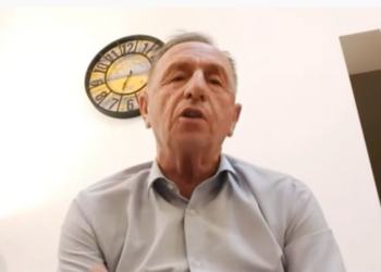 Azemi: Punëtorët që fshijnë zyret e Kurtit dhe Muratit marrin pagë 180 euro