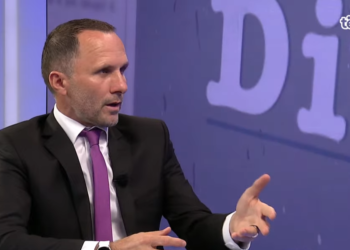 Avdia thotë se Franca po mundohet t’i bëjë presion Kosovës për dialogun