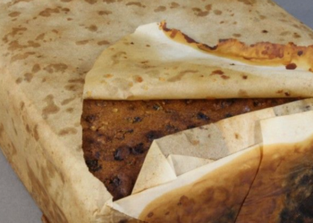 Zbulohet torta 106-vjeçare në Antarktidë