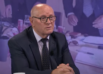 Ish-zëvendëskryeministri i Kosovës thotë se shtyrja e afatit për targat nuk është humbje e madhe