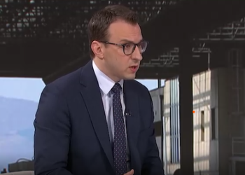 Petkoviq e quan të paligjshëm vendimin e Kurtit për targat