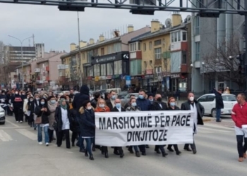 Paralajmërohet ikja e mbi 1000 infermierëve, kërkohet përmirësim i kushteve