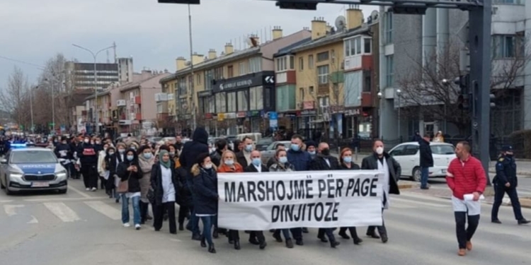 Paralajmërohet ikja e mbi 1000 infermierëve, kërkohet përmirësim i kushteve