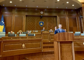 ​Deputeti ukrainas mban fjalim në Kuvendin e Kosovës