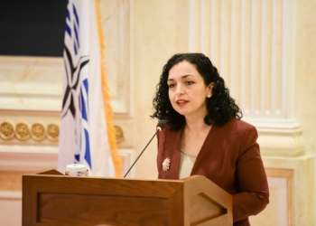 Drejtoria e Inspekcionit në Prishtinë nis heqjen e rrethojave dhe lirimin e trotuarit te Parku i Qytetit