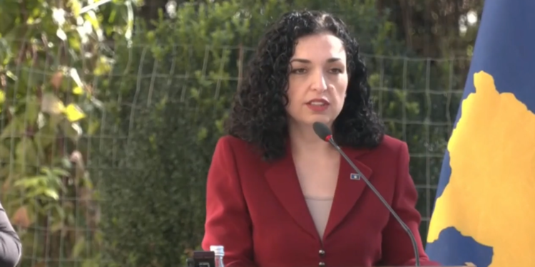 Von der Leyen flet për çështjen e targave: Rregullat janë të qarta