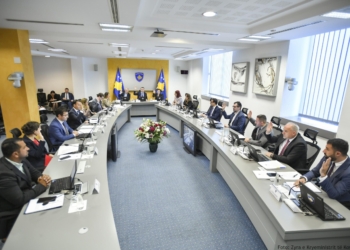 Qeveria shtynë miratimin e tri projektligjeve “për përgatitje më të mirë”