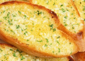 Pesë arsye të forta pse duhet të hani bukë të thekur