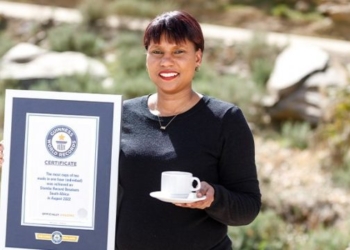 Rekord botëror, gruaja përgatiti 249 filxhanë çaj në një orë