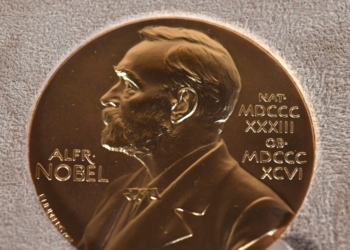 Çmimi Nobel për Fizikë u ndahet tre shkencëtarëve
