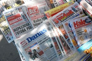 Kontrabandonin gazeta serbe, dërgohen në mbajtje dy persona