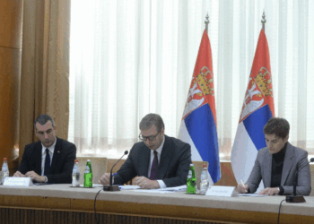 Vuçiq: Nuk ka dorëzim, KM mbetet