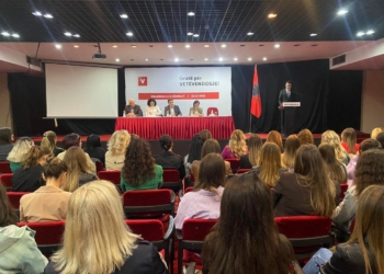 Kurti: Asnjë grua në GP të VV-së nuk është në Kuvend falë kuotës gjinore, por fitores