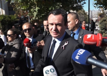 Kurti nuk flet për targat dhe presionin ndërkombëtar: Deklarohemi nga Qeveria