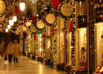 Kriza energjitike, dy të tretat e britanikëve do të ulin shpenzimet për festat e fundvitit