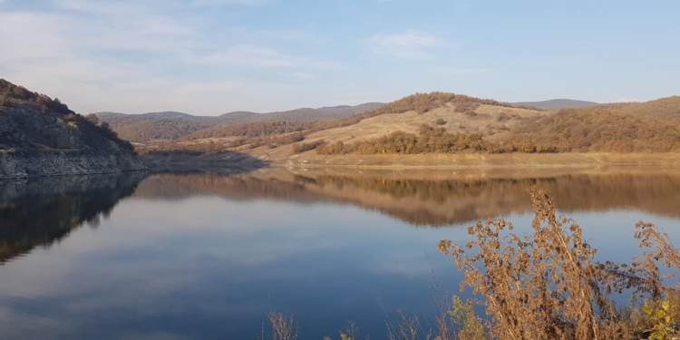 Aktakuzë ndaj një personi për ndërtim pa leje të katër vilave afër Batllavës