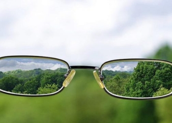 BBC: Bota po përballet me një epidemi globale të miopisë