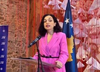 Osmani: Serbët e veriut po kërcënohen që të mos i ndërrojnë targat nga KS në RKS