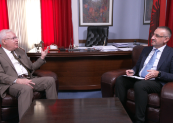 Milo e sheh Edi Ramën si politikan, aktor e regjisor që merr vëmendje kudo që shkon