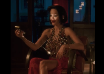 Rita Ora me kostum special për “Natën e Shtrigave”, ka edhe një porosi