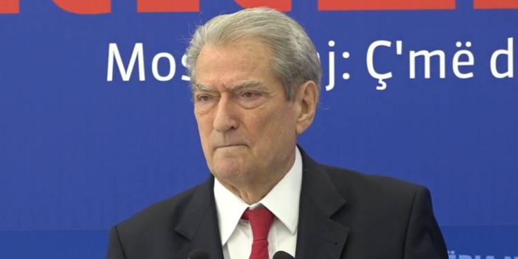 Berisha mbështet grevën e profesorëve: Në Kosovë, pagat dy herë më të larta