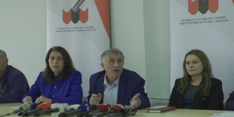 SBASHK nuk respekton vendimin e MASHTI-t për mësim të shtunën