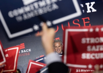 Republikanët udhëheqin në Dhomën e Përfaqësuesve, garë e ngushtë në Senat