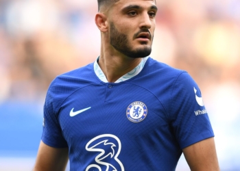 I mbyll derën klubeve të tjerë