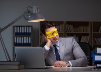 Ekspertët ngrenë alarmin: Puna me turne, rrit rrezikun e sëmundjeve të rënda