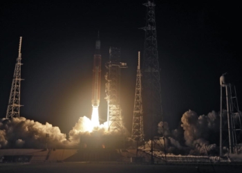 NASA lëshon me sukses në hapësirë raketën “Artemis”