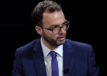 Vela: Serbët vendor të Kosovës nuk i bashkohen protestës në veri