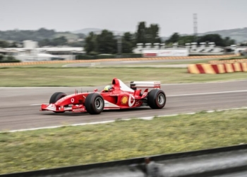 Ferrari me të cilin Michael Schumacher fitoi titullin e tij të gjashtë në F1 është shitur për gati 15 milionë dollarë