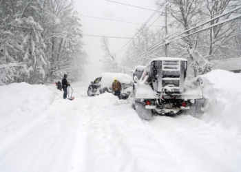 Borë deri në gashtë metra në Nju Jork