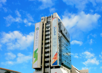 Reagon KEDS: ZRRE e ka lënë në “mëshirë të fatit” sektorin e energjisë elektrike